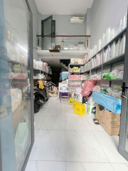 BÁN NHÀ LÔ GÓC,MT CỰC ĐẸP TẠI P8,Q3 - DT 41m2,HẺM XE HƠI THÔNG THOÁNG - GIÁ CHỈ 9,9 TỶ !!