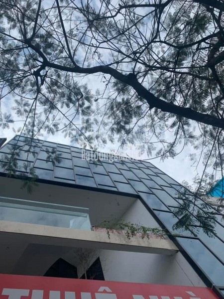 MẶT PHỐ NGUYỄN HY QUANG ! Mặt phố – Nhà hai mặt – Mặt tiền lớn – Kinh doanh tốt – Vỉa hè rộng.
