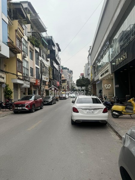 MẶT PHỐ NGUYỄN HY QUANG ! Mặt phố – Nhà hai mặt – Mặt tiền lớn – Kinh doanh tốt – Vỉa hè rộng.