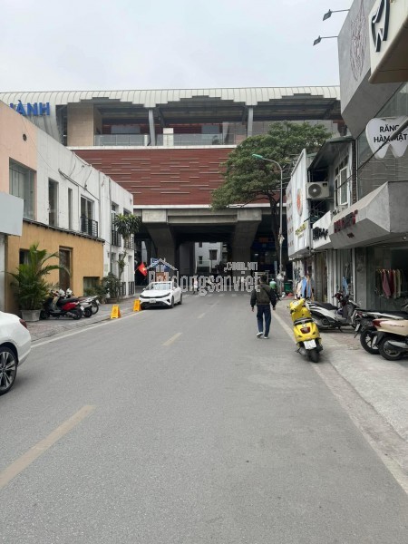 MẶT PHỐ NGUYỄN HY QUANG ! Mặt phố – Nhà hai mặt – Mặt tiền lớn – Kinh doanh tốt – Vỉa hè rộng.
