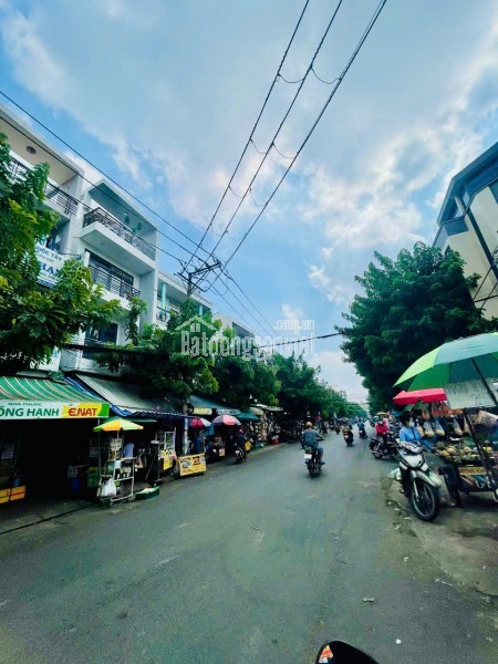 Bán nhà Phan Huy Ích hẻm 8m, gần Emart Gò Vấp, ngang 4m, 3 tầng, chỉnh 6 tỷ nhỉnh