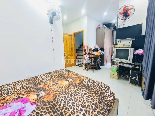 [Đầu tư đáng cân nhắc] BẤT ĐỘNG SẢN ĐẸP: NHÀ 4 TẦNG BTCT, 4 PHÒNG NGỦ, RỘNG 4M, HẺM 1/, 5 TỶ XX