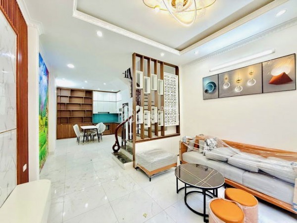 Nhà đẹp phố Đông Thiên - 40m2 mới xây, lô góc gần hồ, nhỉnh 6.5 tỷ