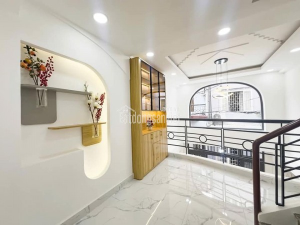 SIÊU PHẨM CHÂN DÀI - CÔ BẮC P1 PHÚ NHUẬN - 34m2 (3.4/4 ❌ 9) NỞ HẬU - 4PN - 5WC - 10 BƯỚC RA XE HƠI