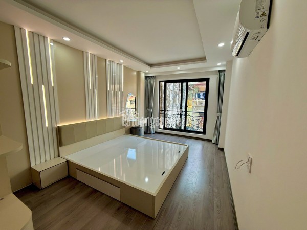 Nhà Tòa Căn Hộ Apartment Cao cấp Lạc Long Quân 91m2 7 tầng 6m mặt tiền giá chào 21 tỷ