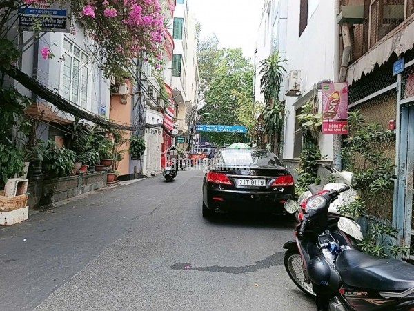 Cực hiếm, dòng tiền 60tr/th tại Quận 1, lô góc 4 tầng ô tô đỗ cửai cách Phố BÙI VIỆN 150m