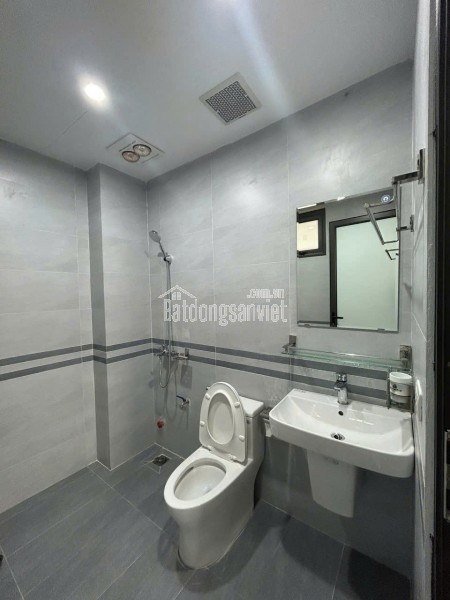 Cho thuê : cho thuê nhà nguyên căn ngõ 214 nguyễn xiển Dt 40 m2x 2tầng 2 ngủ 2 vs,giá thuê 9