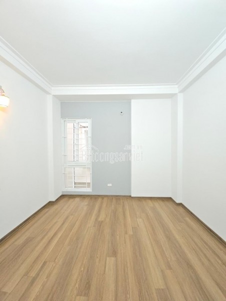 NHÀ ĐẸP NGÃ TƯ SỞ - 5 TẦNG MỚI Ở NGAY Ô TÔ GẦN HƠN 6 TỶ