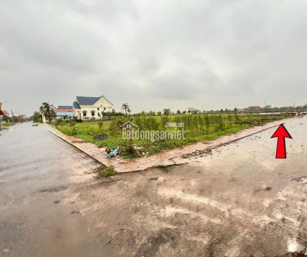 Nhỉnh 2 tỷ em bán trục chính đường 10m giao phong quất lâm sát Flamingo