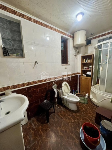 Cần bán nhà Võ Thị Sáu,HBT, lô góc, dân xây,oto đỗ cửa, sổ vuông,65m, 16,8 tỷ