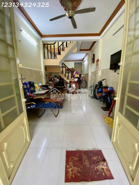 Bán gấp nhà Lý Thường Kiệt Thị Trấn Hóc Môn 2 tầng, 55m², sổ hồng chính chủ 3.25 tỷ