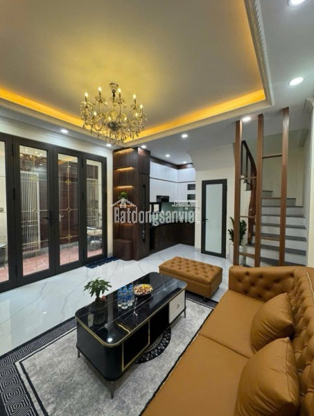 Cực Hiếm! Bát Khối Long Biên 42m2, 5 Tầng, MT 6.4m, Ôtô Đỗ Cổng, Full Nội Thất, 6 Tỷ!