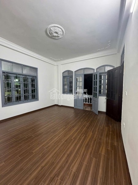 NHÀ ĐẸP ĐỐNG ĐA - MẶT TIỀN KHỦNG -KINH DOANH -O TÔ VÀO NHÀ. ĐTLH 0904684381/0906195477