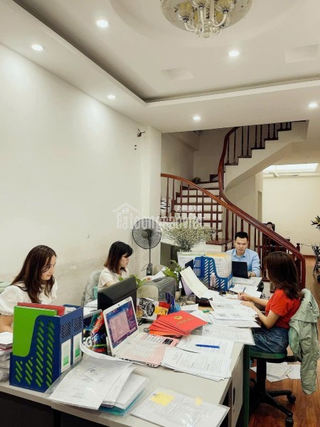 NHÀ ĐẸP ĐỐNG ĐA - MẶT TIỀN KHỦNG -KINH DOANH -O TÔ VÀO NHÀ. ĐTLH 0904684381/0906195477
