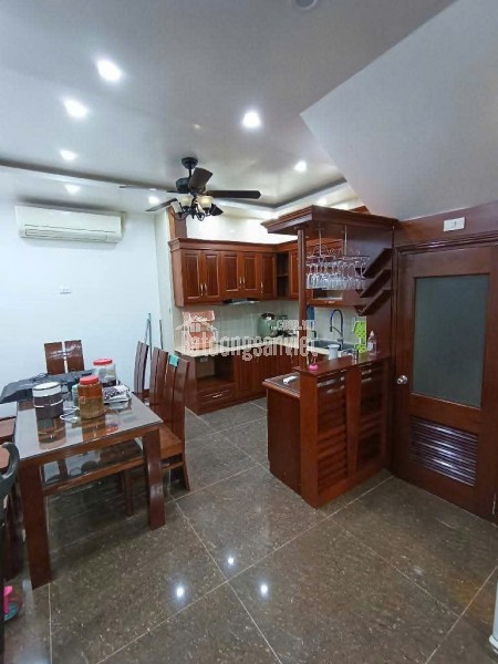 PHÂN LÔ Ô TÔ TRÁNH -NGÕ THÔNG VÒNG QUANH - THANG MÁY -KINH DOANH. LH 0904684381