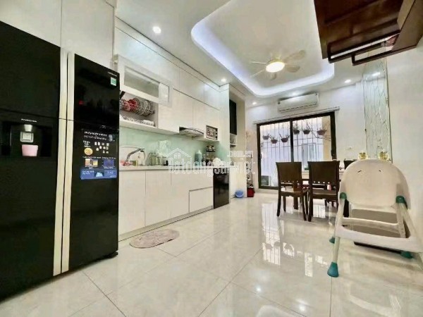 Bán gấp nhà Nam Dư, Hoàng Mai ,Hà Nội .DT : 30m2 ; 5 tầng ; MT: 3.6m
Giá: 6,2 tỷ