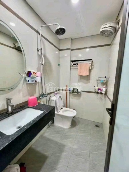Bán gấp nhà Nam Dư, Hoàng Mai ,Hà Nội .DT : 30m2 ; 5 tầng ; MT: 3.6m
Giá: 6,2 tỷ