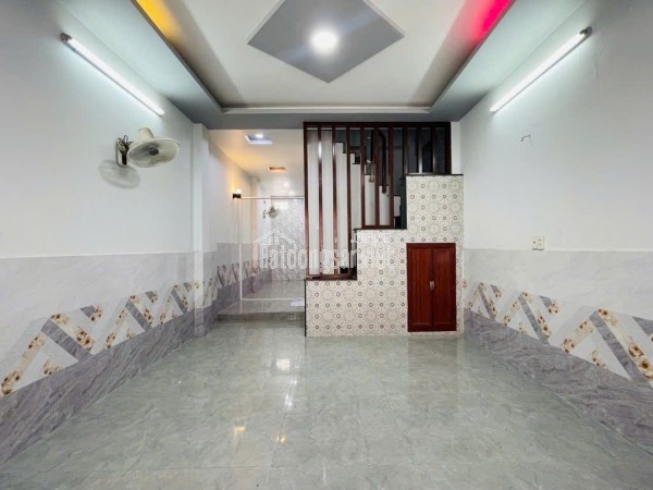 Bán nhà MẶT TIỀN giá trong hẻm-xe hơi vào nhà-ngay chợ Gò Vấp-khu VIP phường 4 chỉ