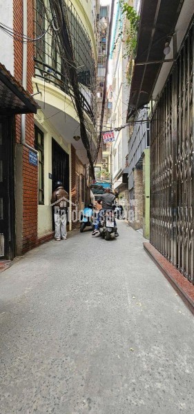 Bán nhà Trần Khát Chân 35m2 -4T gần phố-6N ba gác đua