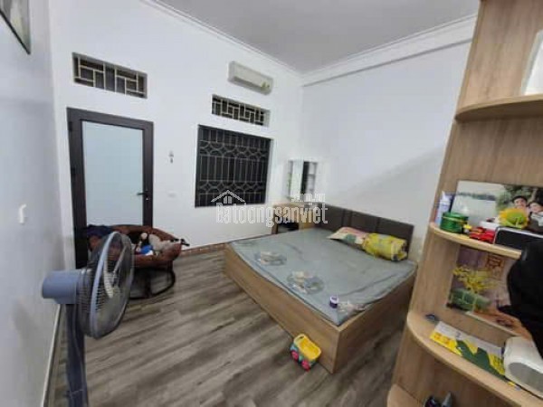 Bán nhà quận Hai Bà Trưng, ngõ ba gác, 35m2, 4 tầng, giá hơn 6 tỷ