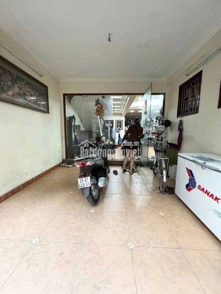 Bán nhà Trung Tâm Ba Đình . DT 76m2 ; 4T ; MT>7m ; Giá 18,5 tỷ