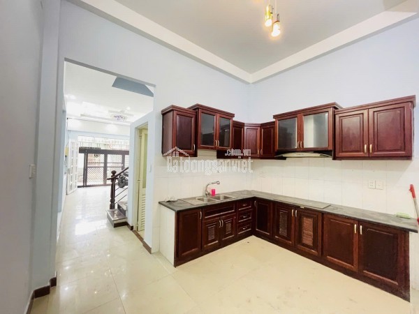 GẤP BÁN! Chỉ 5.6 tỷ TL! 54M², 4Tầng/4PN, HẺM XE HƠI, Thống Nhất Gò Vấp!