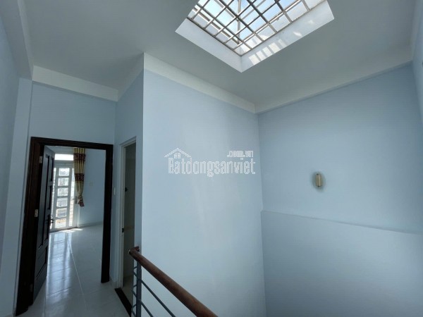 GẤP BÁN! Chỉ 5.6 tỷ TL! 54M², 4Tầng/4PN, HẺM XE HƠI, Thống Nhất Gò Vấp!