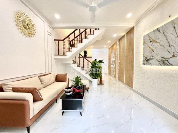 Bán nhà đẹp Hiệp Thành, QUận 12, ngang 4m, 3 Tầng lấu, 3.6 tỷ