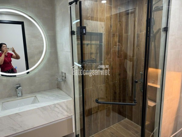 Bán nhà Lò Đúc, diện tích 40m2, 5 tầng, giá 8.8 tỷ, nhà đẹp ở ngay, ô tô đỗ cửa, gần mặt phố