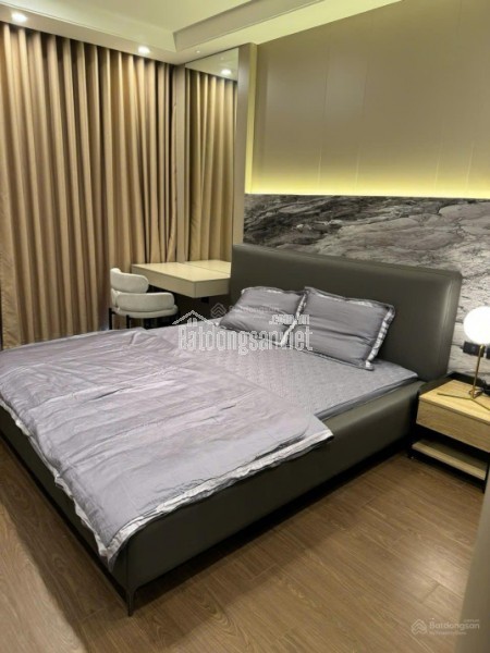 Bán nhà Lò Đúc, diện tích 40m2, 5 tầng, giá 8.8 tỷ, nhà đẹp ở ngay, ô tô đỗ cửa, gần mặt phố