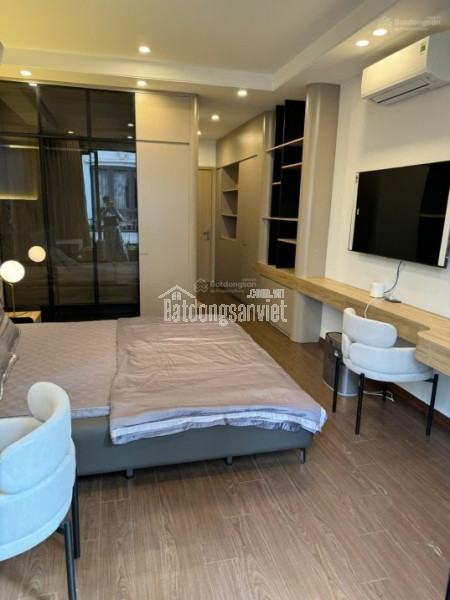 Bán nhà Lò Đúc, diện tích 40m2, 5 tầng, giá 8.8 tỷ, nhà đẹp ở ngay, ô tô đỗ cửa, gần mặt phố