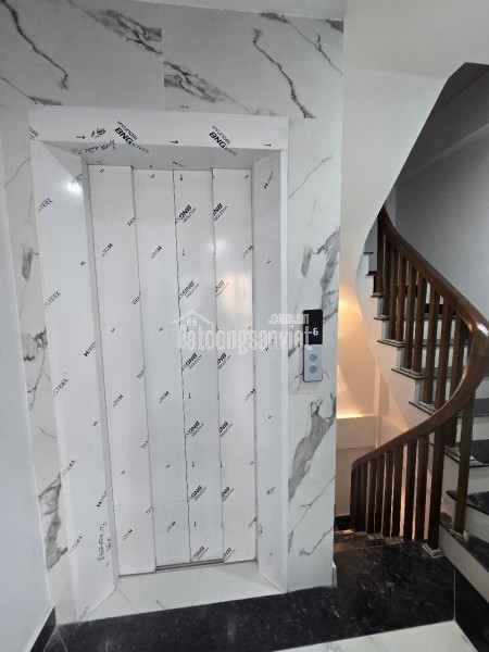 Bán nhà lô góc Giáp Bát 40m2. MTx5m thang máy, vừa ở vừa kd dòng tiền, gần ô tô
