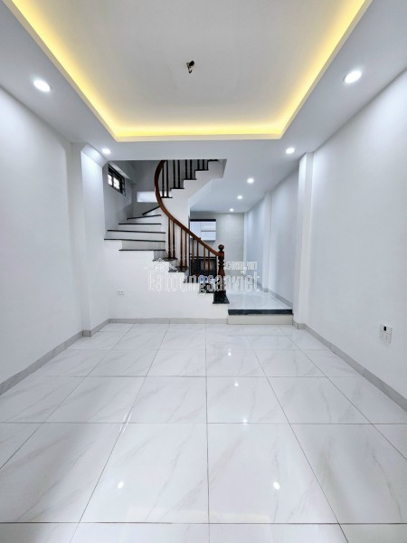 NHÀ ĐẸP ĐÔNG NGẠC - BẮC TỪ LIÊM - DT33M2 - 5 TẦNG - GIÁ HƠN 6 TỶ - ĐỂ Ở KINH DOANH - NGÕ Ô TÔ