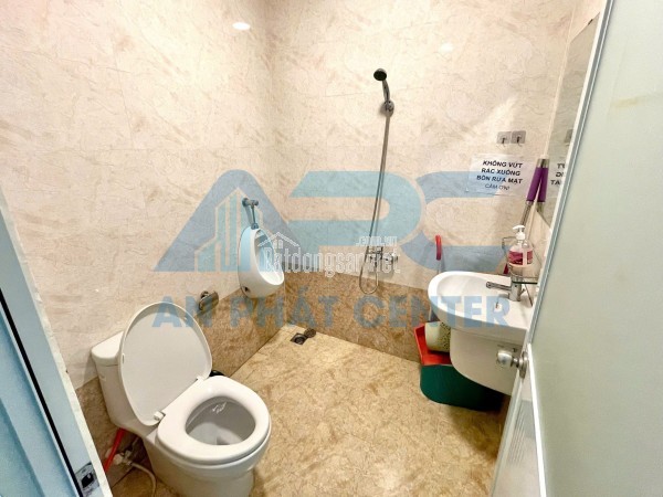 Thuê văn phòng Nam Phát Center 10tr - Máy lạnh, bàn ghế, xe rộng rãi, vị trí đẹp