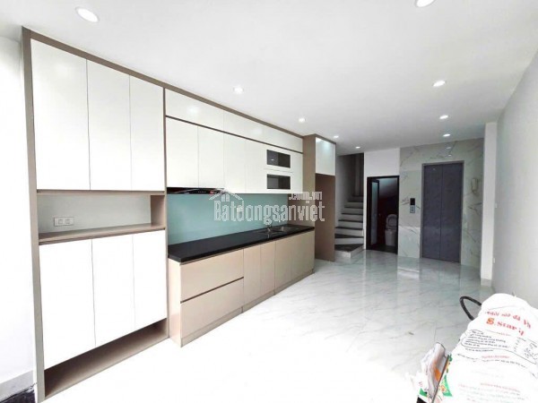 Cầu Giấy nhà mới tinh, 30m2, ngõ rộng, gần phố, 6 tầng thang máy, 8 tỷ