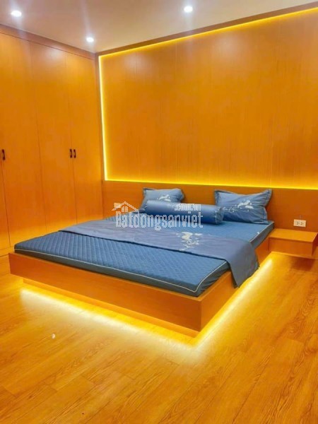 Nhà mặt phố Văn Chương, Đống Đa, DIện tích 40m2, giá chỉ 10.8 tỷ