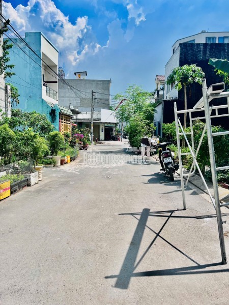 Chỉ 4.7 tỷ TL – Nhà 1 trệt 2 lầu đẹp như mới – Hẻm 8m Trường Lưu, Q9 (gần chợ Long Trường)