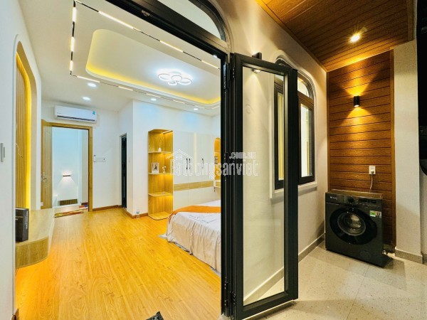 HẺM Ô TÔ VÀO NHÀ - NHÀ MỚI Ở NGAY - CÓ PHÒNG DƯỚI TRỆT - DÂN TRÍ CỰC VIP.