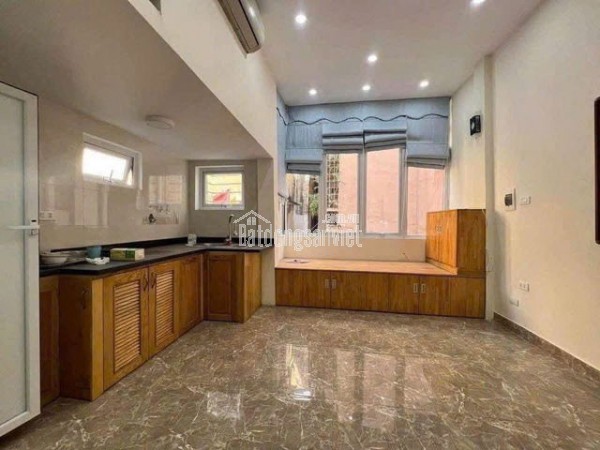 Bán nhà đẹp phố Ngọc Khánh, Ba Đình, 33m2 giá chỉ hơn 7 tỷ