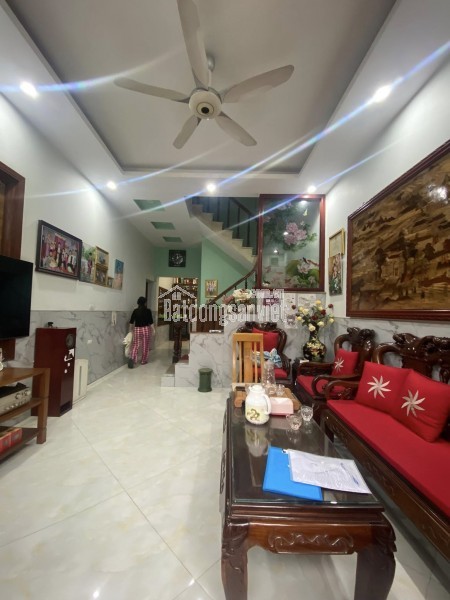 Chính Chủ Bán Nhà 3 Tầng Nguyễn Văn Linh, Long Biên, Gần Hồ, Ô Tô Đỗ Cổng