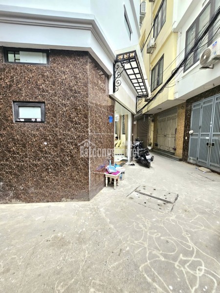 Nhà 6 tầng Hồ Tùng Mậu - Lô Góc - Dân Xây - Ngõ trước nhà 3,5m - Full nội thất