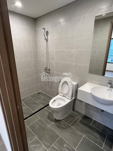 Chính chủ gửi bán gấp căn 2PN diện tích lớn GH, tầng vừa đẹp, view hồ bơi và vườn Nhật giá chỉ 3tỷ2