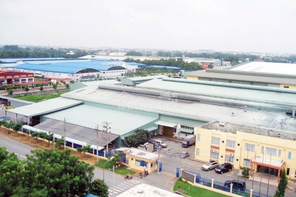 ĐẤT MẶT TIỀN KD - LAI UYÊN BÀU BÀNG 700TR LH 0938800038