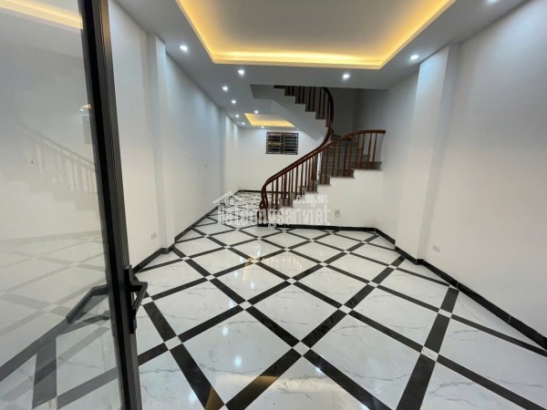 BÁN NHÀ VĨNH QUỲNH, THANH TRÌ 65m2 HƠN 4 TỶ NHÀ RỘNG, THOÁNG MÁT CÓ SÂN ĐỂ XE