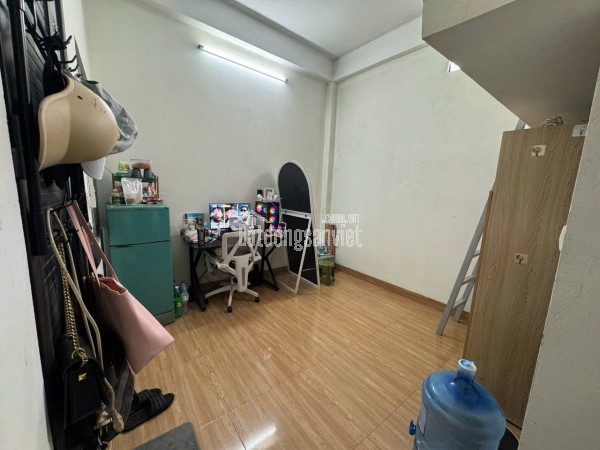 Nhượng phòng CCMN ở ngõ 79 Dương Quảng Hàm , Quan Hoa, Cầu Giấy, HN