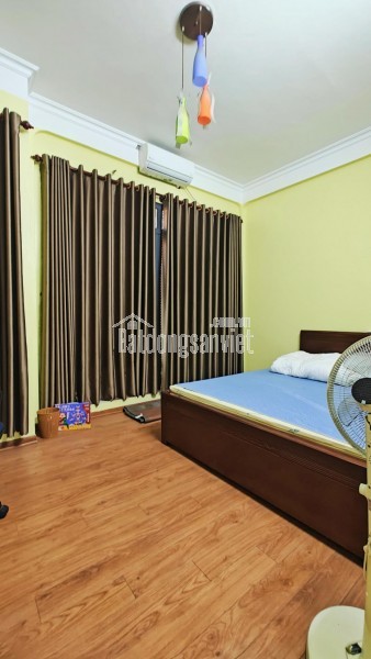 BÁN NHÀ 3 TẦNG – NGÕ Ô TÔ TRÁNH, CHỈ CÁCH Ô TÔ 50M – GỐC ĐỀ, HOÀNG MAI – 5.6 TỶ