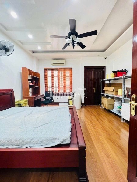 PHÂN LÔ Ô TÔ TRÁNH -NGÕ THÔNG VÒNG QUANH -THANG MÁY - 50m - 6 tầng - 12 tỉ