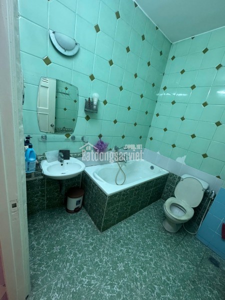 CHO NỮ THUE PHÒNG TRỌ, CÓ THANG MÁY, CÓ MÁY LẠNH, MÁY GIẶT, SÂN PHƠI, CÓ WC RIÊNG, BAO INTERNET,