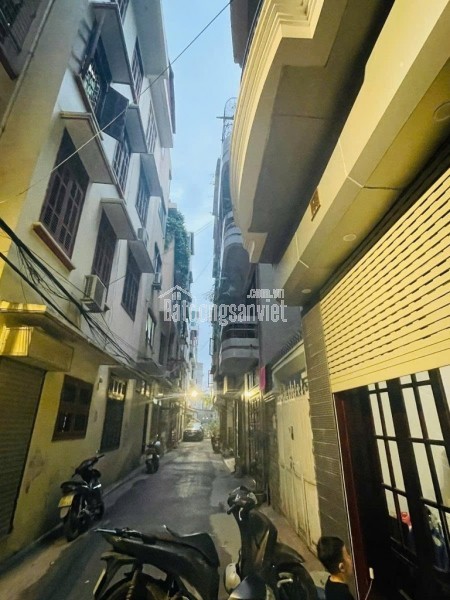 TRUNG KÍNH TO - PHÂN LÔ VIP CẦU GIẤY - LÔ GÓC 3 MẶT THOÁNG - OTO VÀO NHÀ - VÀI BƯỚC CHÂN RA PHỐ -