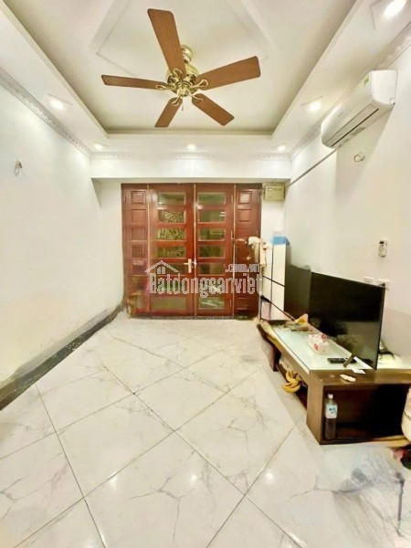 TÔI CẦN BÁN NHÀ NGÕ 79, PHỐ 8/3,LÔ GÓC, KD 32M2, 5 TẦNG, MT4.1M GIÁ 6.2 TỶ